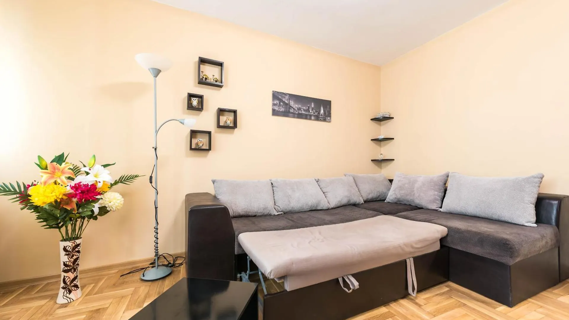 Apartment Downtown Аpartment With Free Parking
