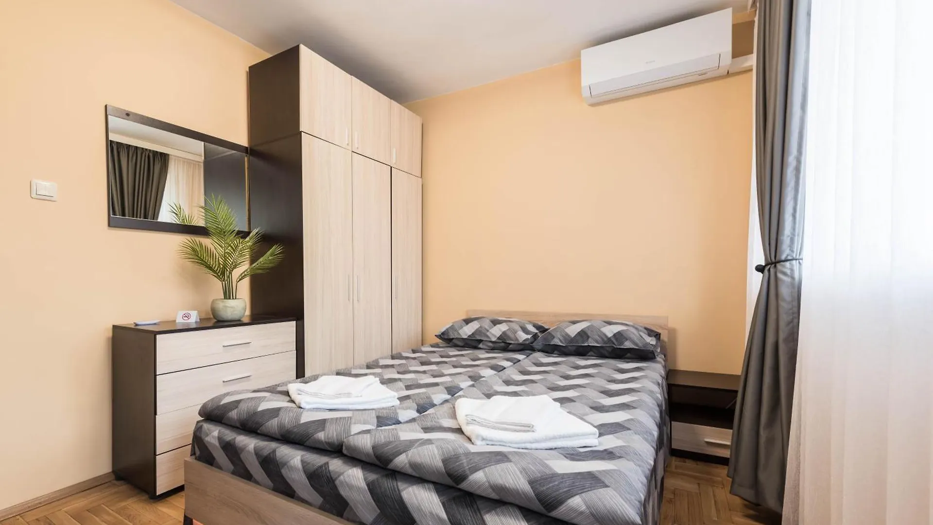 Apartment Downtown Аpartment With Free Parking Bulgaria