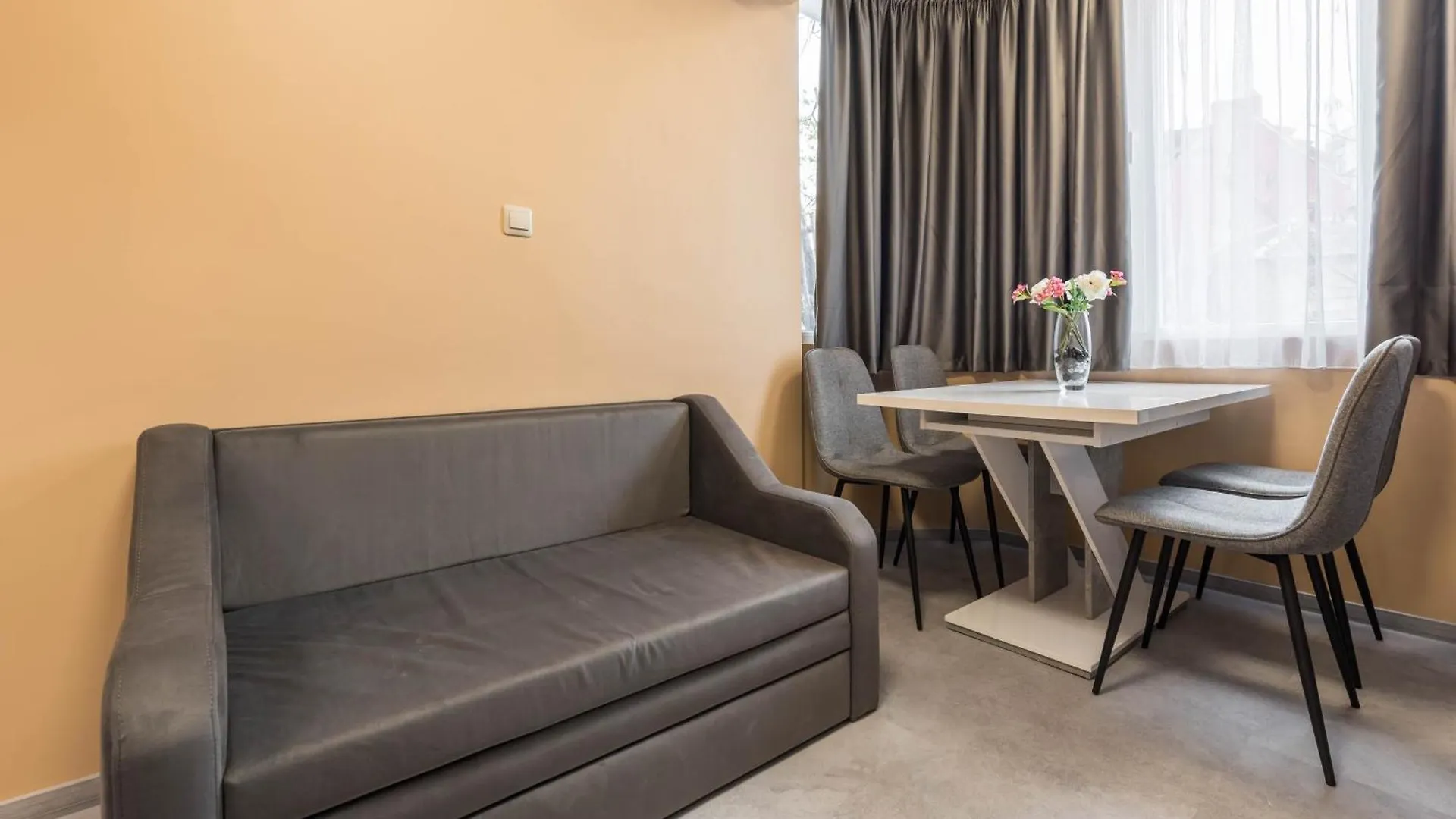 Downtown Аpartment With Free Parking