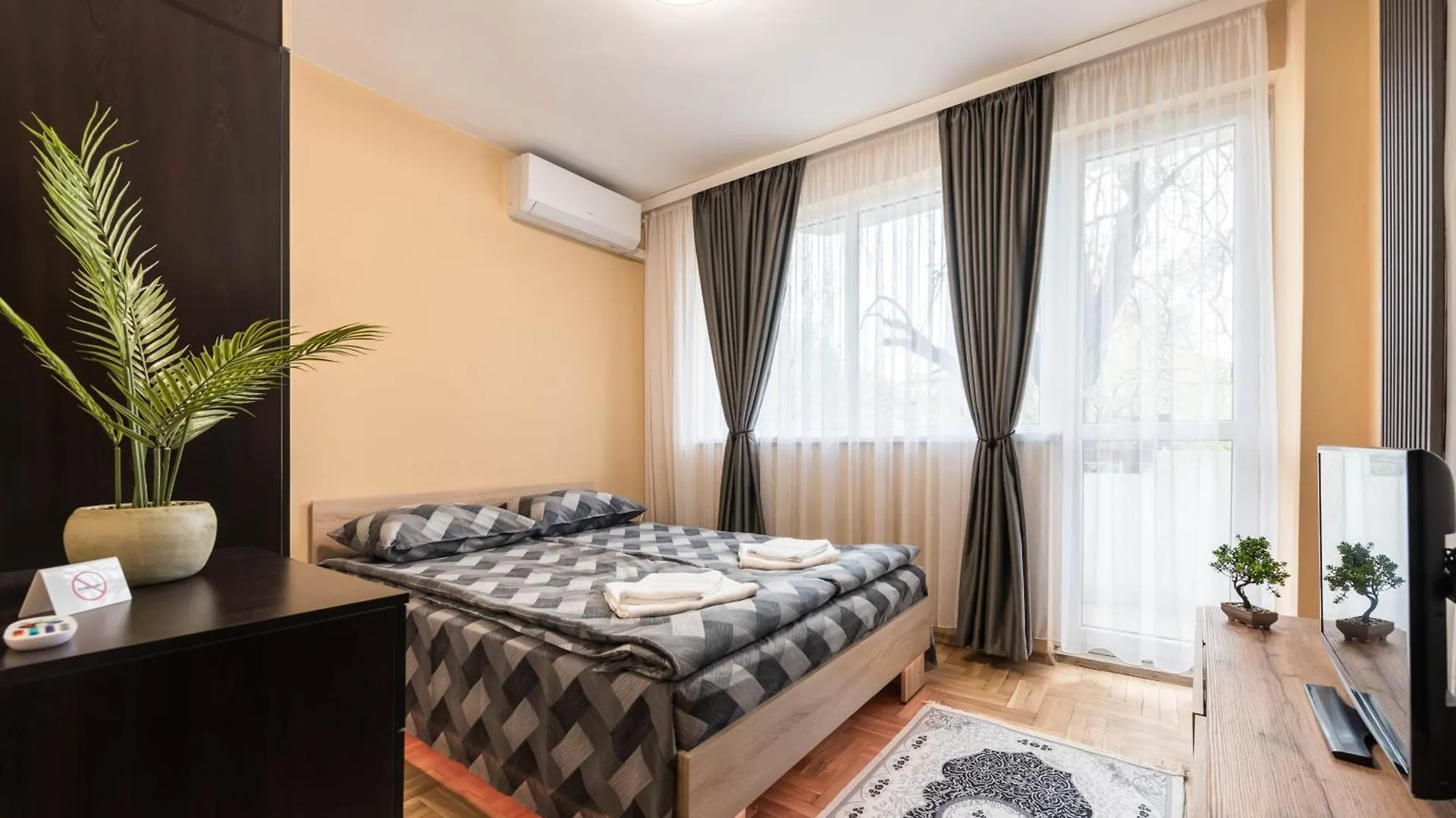 Downtown Аpartment With Free Parking